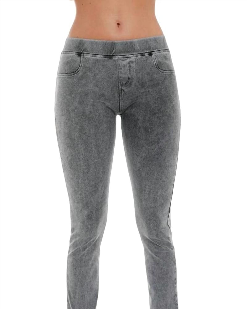 Front of a model wearing a size XL High Rise Capri In Charcoal in Charcoal by french kyss. | dia_product_style_image_id:354436